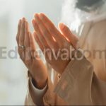 دانلود فوتیج ویدیویی مرد در حال دعا و مناجات